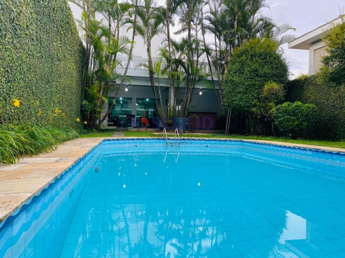 Lindo Sobrado , 4 Dormitorios 2 Suites 4 Vagas ,piscina , Churrasqueira, Excelente Localização - Mr75282