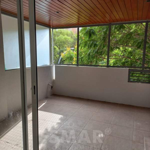 Alquiler Departamento De Tres Dormitorios, Dos Baños Y Con Cochera En Nueva Cordoba.