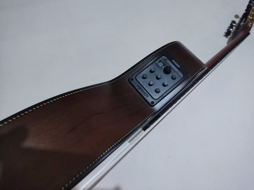 Imagem 7 de 10 de Violão Luthier Araújo 7 Cordas Imbuia/cedro Cutway Nylon