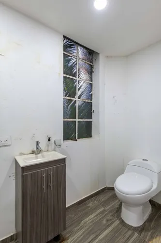 Casa En Arriendo/venta En La Macarena. Cod A8366