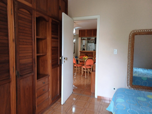 Apartamento /próximo Das Praias Astúrias E Tombo