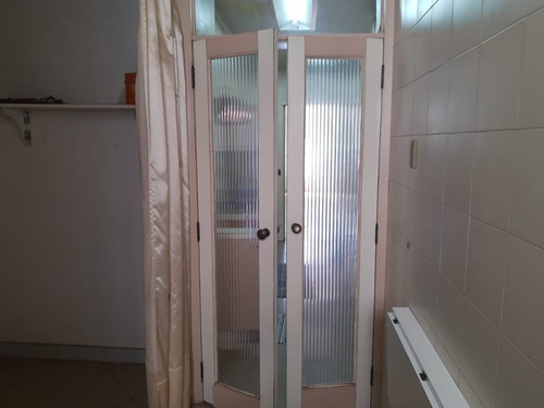 Imagem 23 de 30 de Apartamento Todo Reformado Com: Dois Quartos, Sala Um Banheiro Social E Dependência. - Ap5595