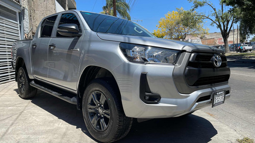 Toyota Hilux 2.7 Cabina Doble Sr Mt