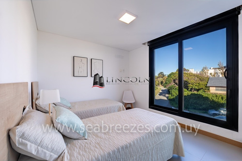 Sea Breezes - Punta Del Este - 3 Dormitorios - Excelente Ubicación Y Servicios - Ref: 269