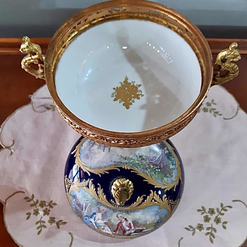 Antigua Caramelera De Porcelana Francesa Sevres