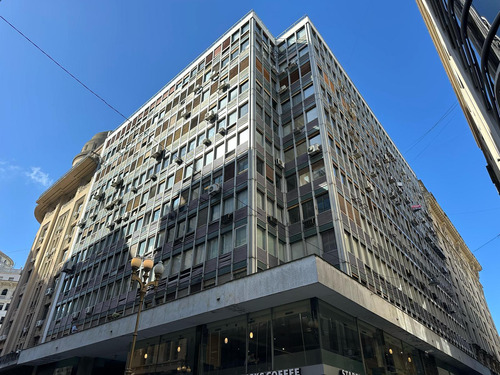 Venta Impecable Oficina Con Terraza Y Toilette Propio En Centro