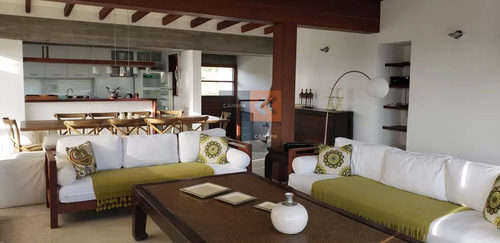 Alquiler Anual, Excelente Casa Con Vsita Al Mar