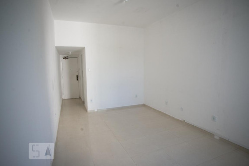 Apartamento À Venda - Centro, 1 Quarto, 30 - S893122198