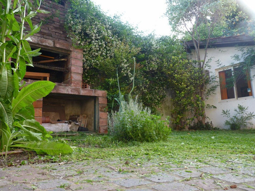 Imagen 30 de 30 de Excelente Chalet En Venta -zona Residencial Castelar Norte- 5 Ambientes- Toma Menor Valor