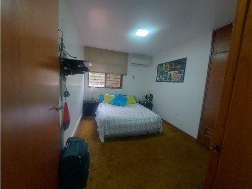 Vendo Casa 350m2 Terrazas Del Club Hipico 0148