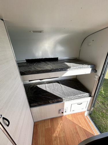 Casas Rodantes Stock 450 Casilla Kaisen Tráiler 4 Personas