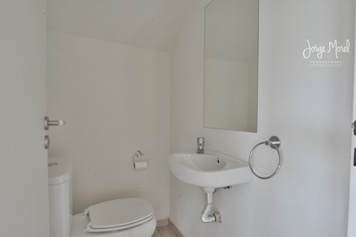 Casa Interno #200-300 - Pilar Del Este - San Eduardo - 447m2 #id 8275