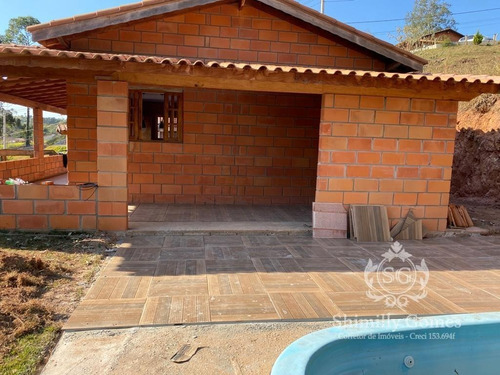 Imagem 4 de 14 de 1.000 M², Em Condomínio, 02 Dormitórios E Área De Lazer Com Piscina !!