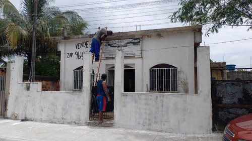 Terreno Com Templo Evangélico Na Rua Eros Em Queimados