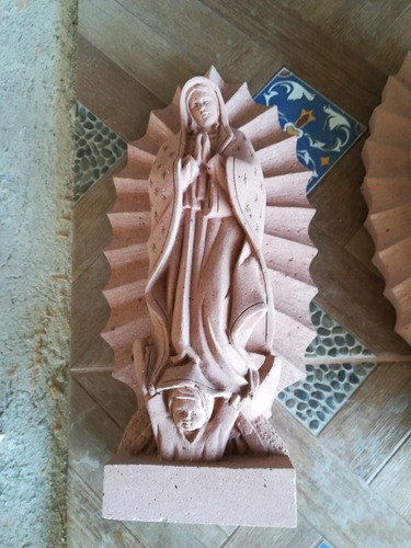 Virgen Guadalupe De Cantera Natural De 40 Cm Altura (Usado)