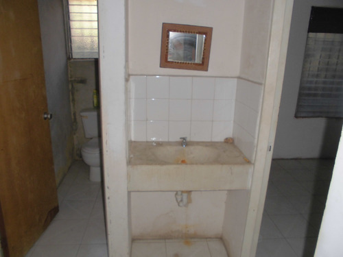 Imagen 7 de 11 de Vendo En Palo Alto, 102 Metros De Terreno Aprox., 62 De Construcción Aprox., Tres Hab. Un Baño. Información 0412 5516099 Y 0412 5537150.