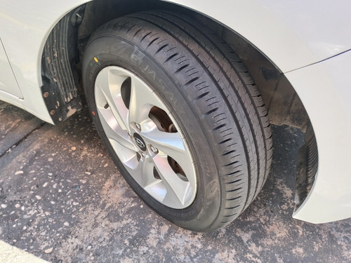 Imagem 6 de 15 de Hyundai Hb20 2014 1.0 Comfort Style Flex 5p