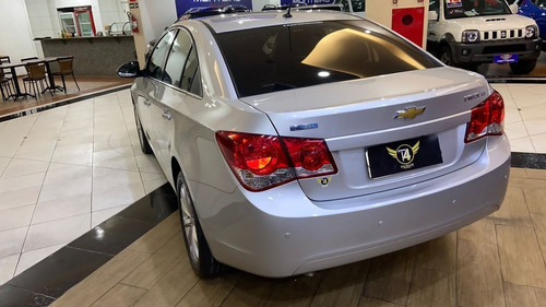 Imagem 4 de 15 de Chevrolet Cruze 1.8 Lt 16v Sedan 2015