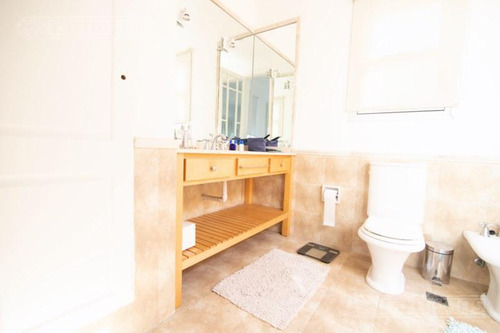 Casa A La Laguna Central Con 3 Dormitorios En Venta En Santa Barbara