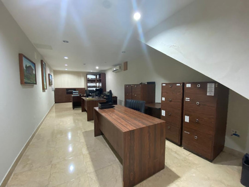 Casa Comercial En Venta En La Castellana