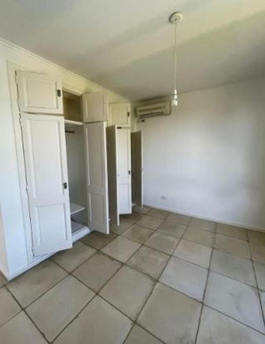 Imagen 19 de 28 de Luminosa Casa En Venta