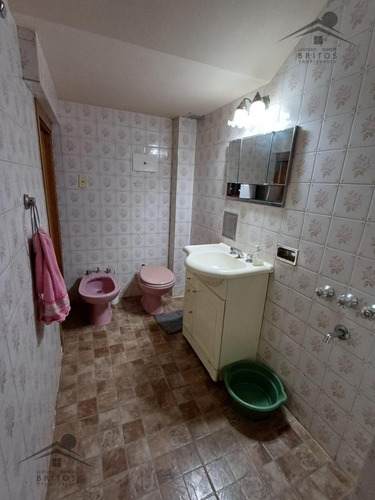 Venta De Imponente Y Solido Chalet En El Centro De Ramos Mejía!