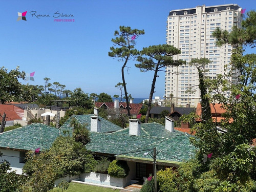Apartamento En Mansa 3 Dormitorios- Ref: 9511