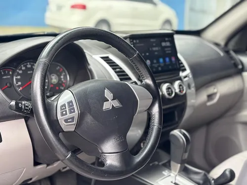 Mitsubishi Montero 2014