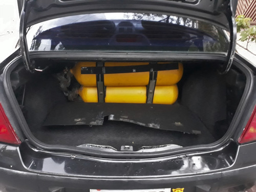 Renault Clio Sedan Privilege 1.6 16v