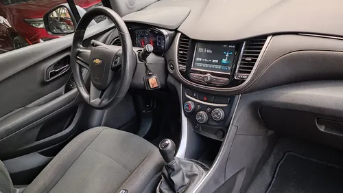 Chevrolet Tracker Ls Mt 1800 Cc 4x2 Abs 2 Airbag