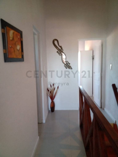 Imagen 9 de 25 de Paseo 137 E/1 Y 2 Villa Gesell, Departamento Amueblado En Venta De 2 Dormitorios