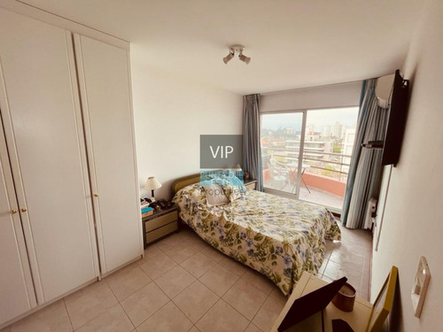 Vendo Penthouse En Playa Mansa- Ref: 541