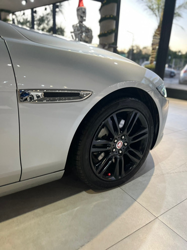 Jaguar XE 2.0 Se 240cv