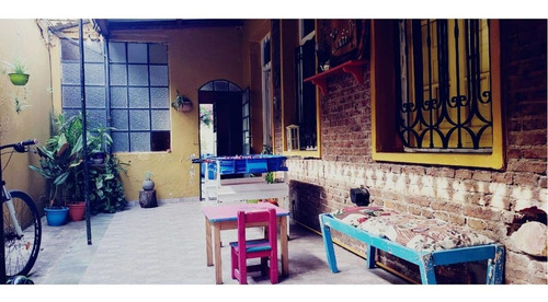 Imagen 5 de 13 de Casa · Dos Dormitorios · Amplio Jardín · Alberdi Oeste
