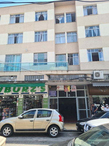 Imagem 2 de 16 de Apartamento Todo Reformado, 2 Quartos Com Armários, Sala, Varandão Fechada, Banheiro Social, Cozinha Planejada, Área E Banheiro De Empregada - Ap0216