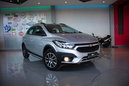 Imagen 3 de 14 de Chevrolet Onix Activ Nafta 2019 Plateado