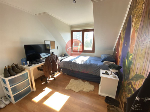 Casa En Venta De 5 Dorm. En Temuco