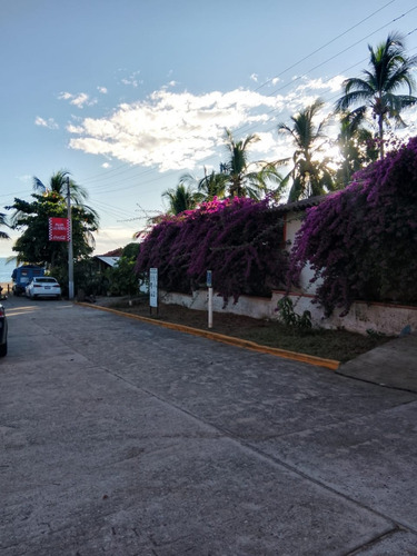 Casa En Playa Las Peñitas, Marquelia, Gro. Con 6 Recamaras, 2 Camas Matrimoniales C/u