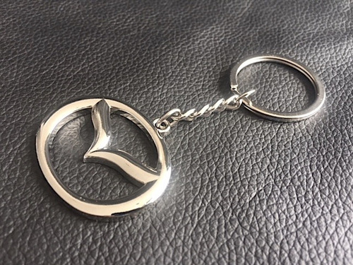 Imagen 2 de 3 de Llavero Metálico Largo Emblema Mazda