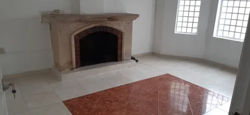 Casa De 3 Pisos Estilo Ingles