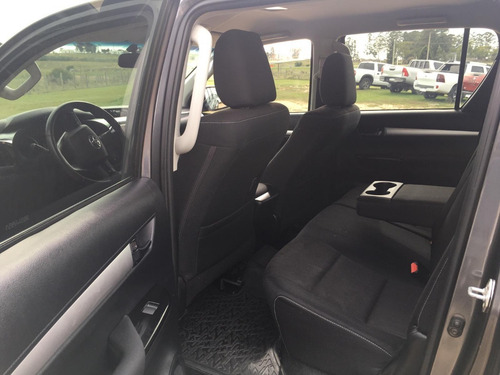 Toyota Hilux Srv 2.8 4x2