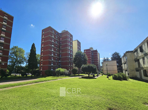Impecable Dpto. De 3 Amb. En Torre - Muy Luminoso Con Vistas Abiertas!