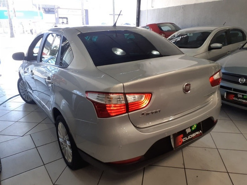 Imagem 4 de 10 de Fiat Grand Siena 2015 1.6 16v Essence Flex 4p