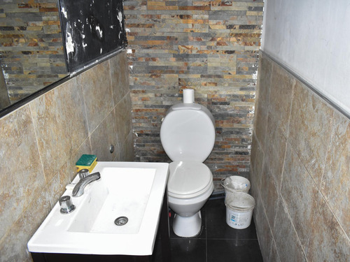 Venta De Local En Wilde | Excelente Inversión Con Renta Activa