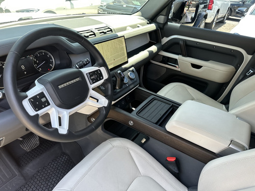 Land Rover Defender 130 First Edition 2023 Blanco