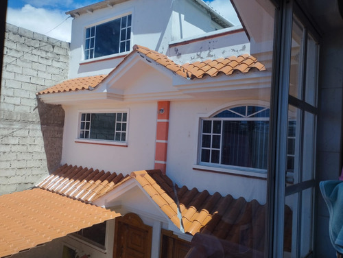 De Oportunidad Se Vende Hermosa Casa Tipo Americana En El Sur De Quito; Negociable.