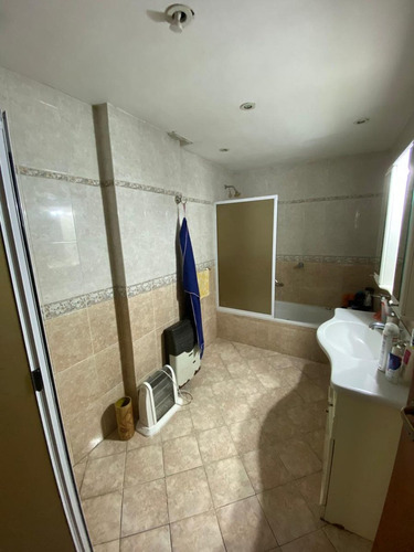 Excelente Casa En Luis Guillon. Gran Oportunidad