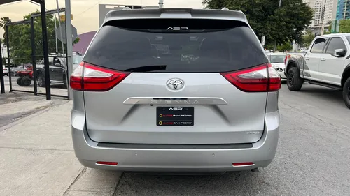 Toyota Sienna 3.5 Limited At