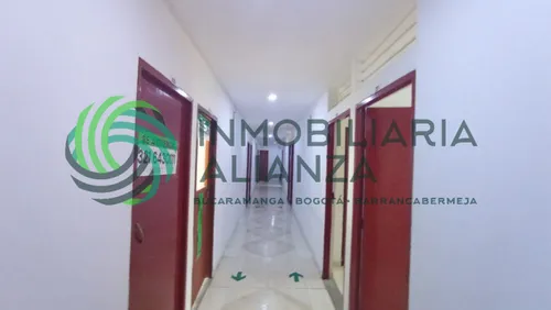 Oficina En Arriendo En Centro. Cod A8173