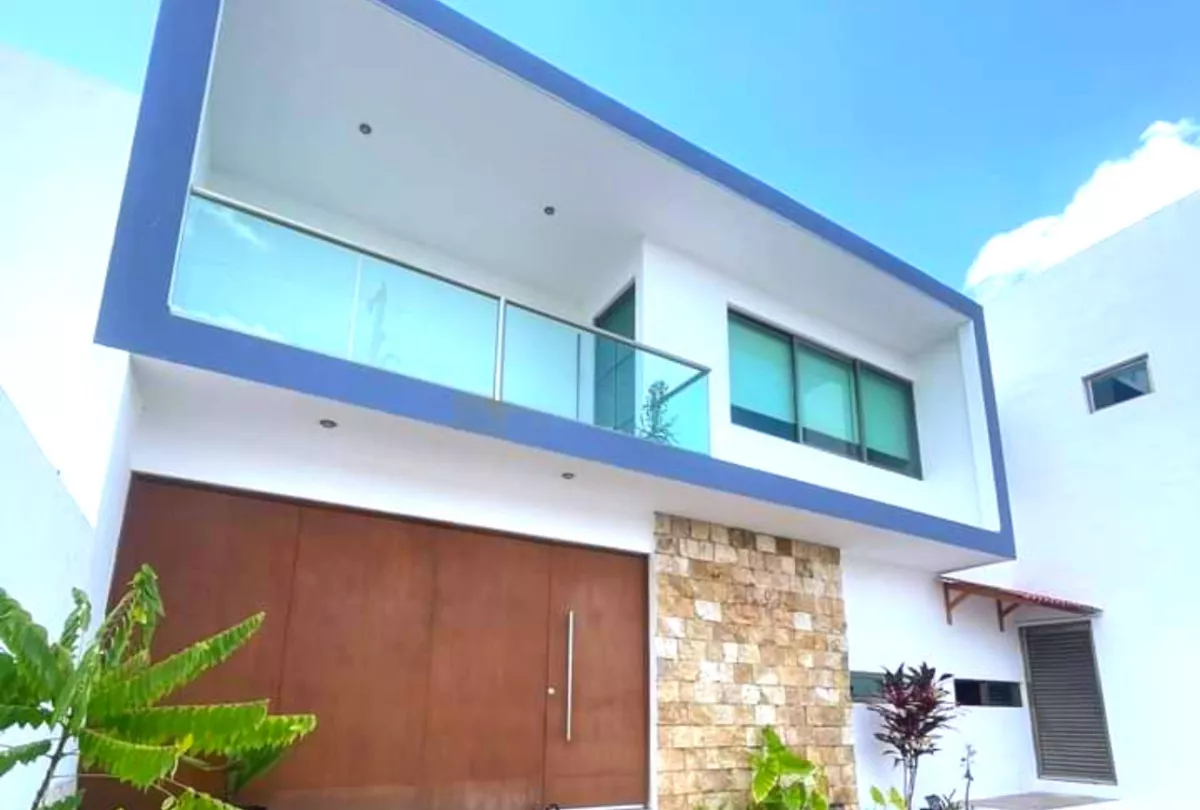 Casa En Venta En Conkal De 4 Habitaciones Y Piscina